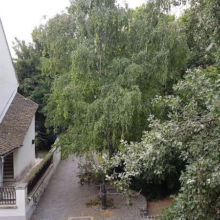 Stylish Historic Flat For 4 In Heart Of Oldbuda 布达佩斯 外观 照片