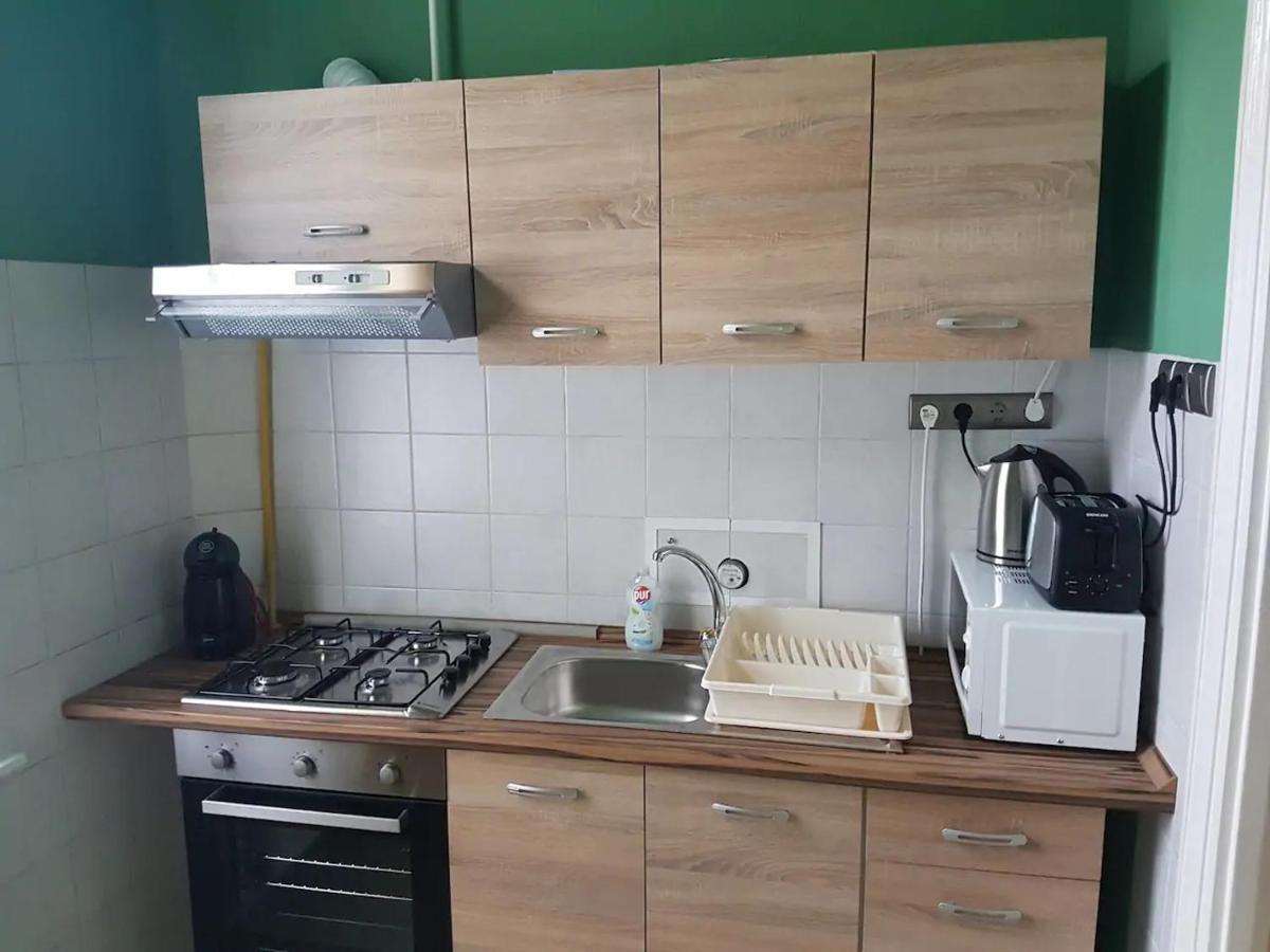 Stylish Historic Flat For 4 In Heart Of Oldbuda 布达佩斯 外观 照片